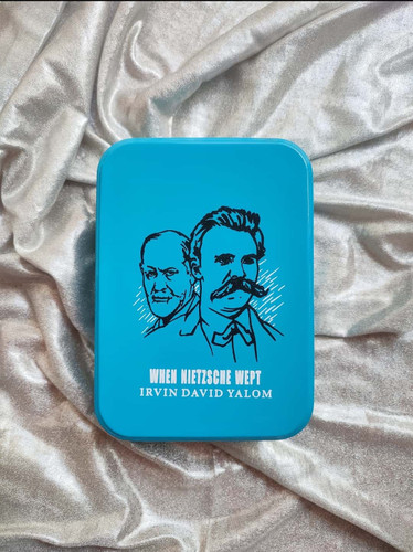 کتاب وقتی نیچه گریست اثر اروین دی یالوم - شهرکتاب جابر